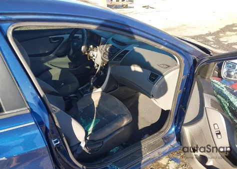 2015 Hyundai Elantra Se z USA, uszkodzony, nr VIN 5NPDH4AE4FH639389